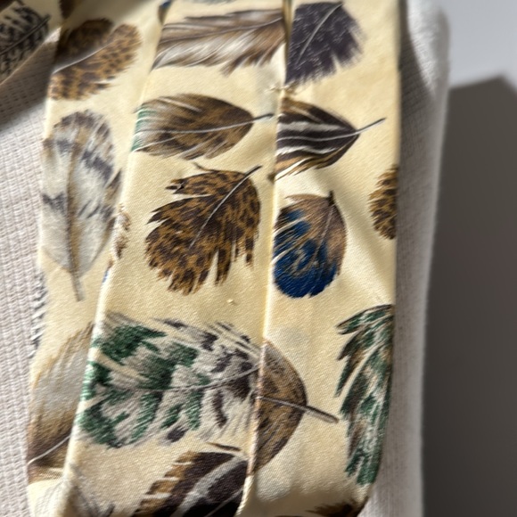 Beautiful Wild Bird Feather Pattern Silk Neck Tie - Picture 14 of 14